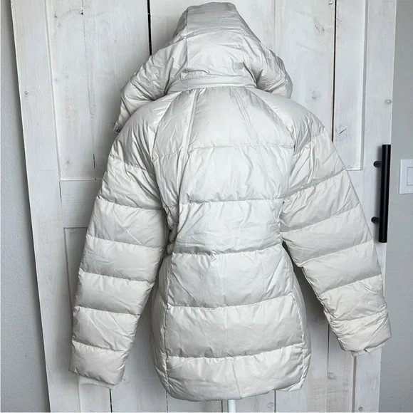 Athleta Women's Puffer Jacket in Cream/ tan - Picture 6 of 9